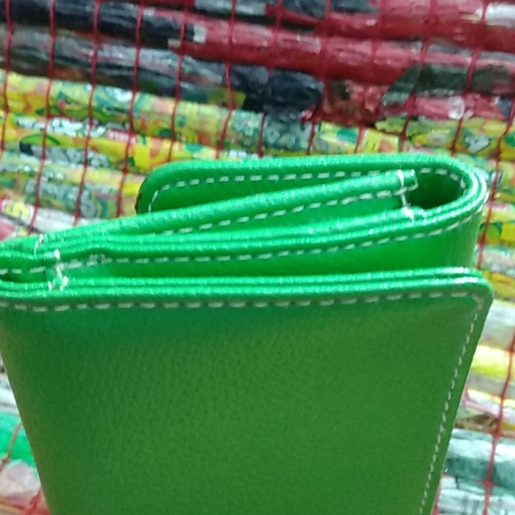 Nice green ID and card holder - Picture 5 of 5